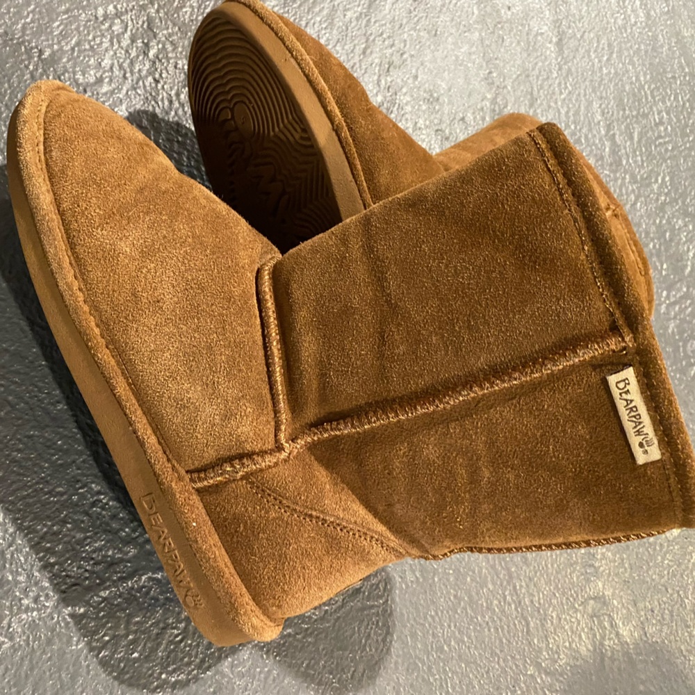 BEARPAW Boots - Hickory Youth Size 5